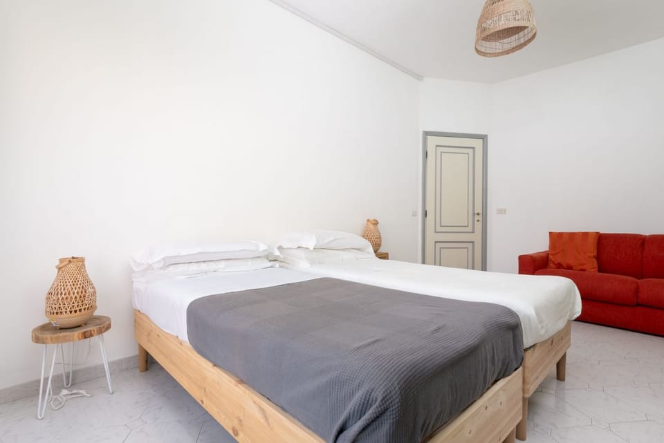 Capo Sereno - Large & Bright apt with terrace Apartment in Priora