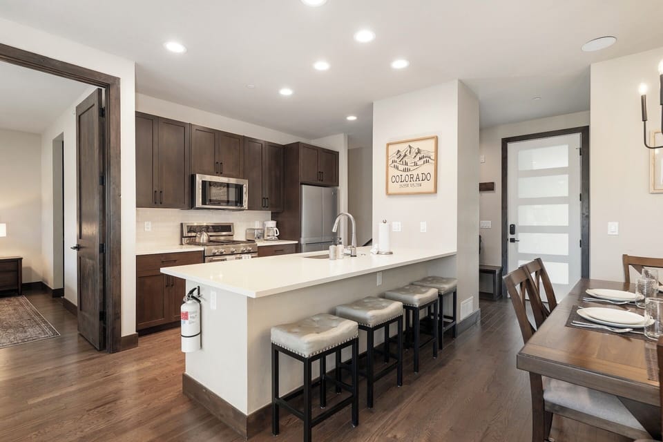 Spacious, fully stocked kitchen