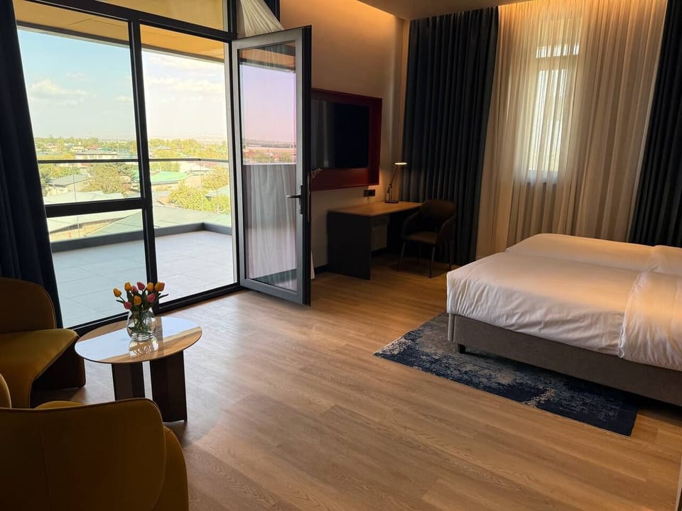 Double or Twin Room | In-room safe, blackout drapes, soundproofing, iron/ironing board