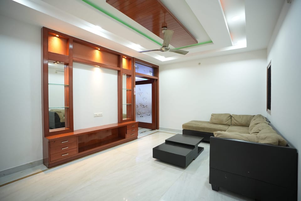 Apartment, 4 Bedrooms, Accessible, Smoking | Living room