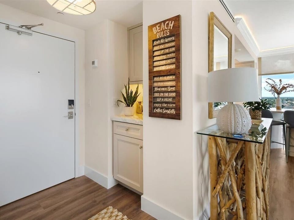 Unit Entryway