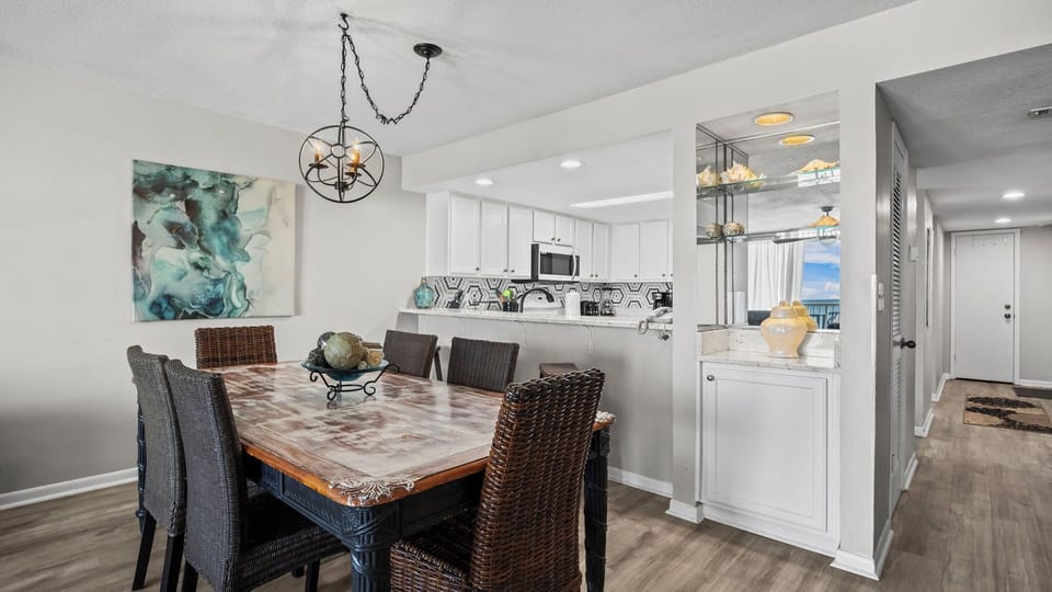 Romar Tower 4D - Dining into Kitchen area
