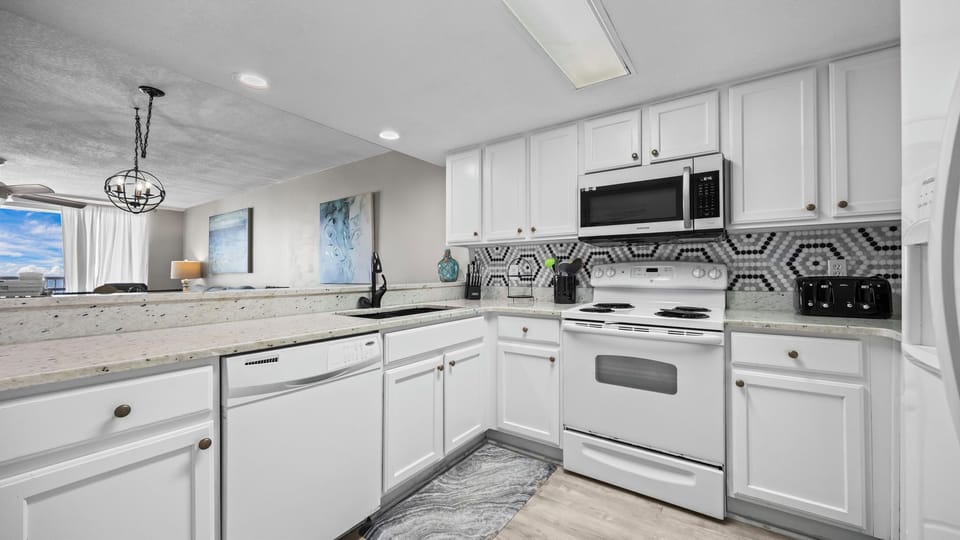 Romar Tower 4D - Kitchen