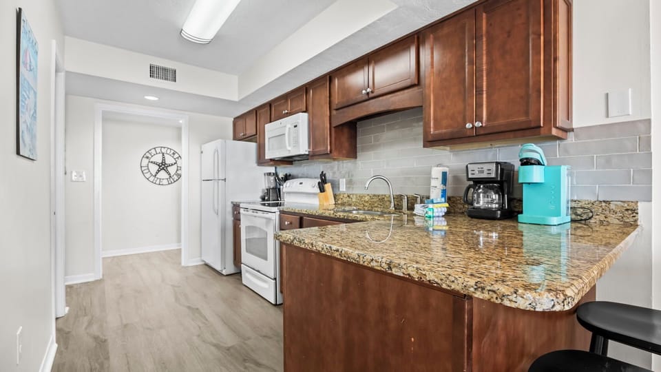 Surf Side Shores 1806 - Kitchen area