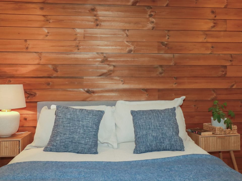 Cottage | 1 bedroom, individually decorated, individually furnished