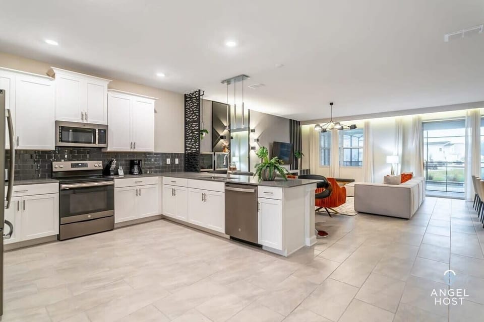 Big beautiful kitchen space for culinary adventures.