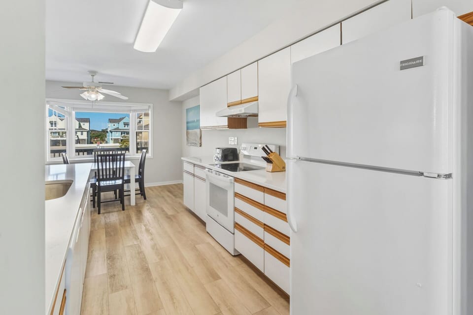 Kitchen – Fully equipped kitchen with everything needed for vacation cooking.