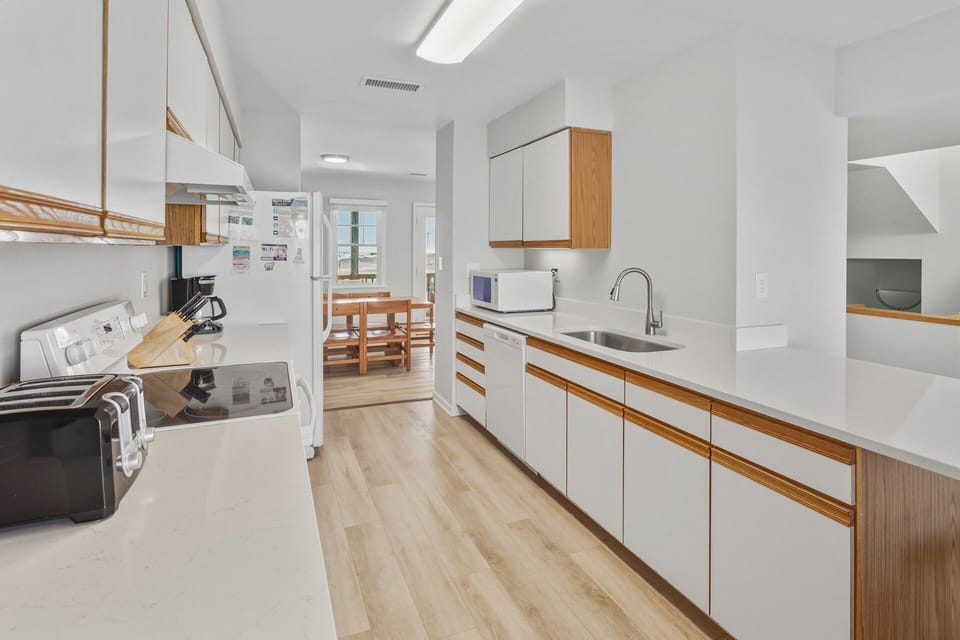 Kitchen – Fully equipped kitchen with everything needed for vacation cooking.