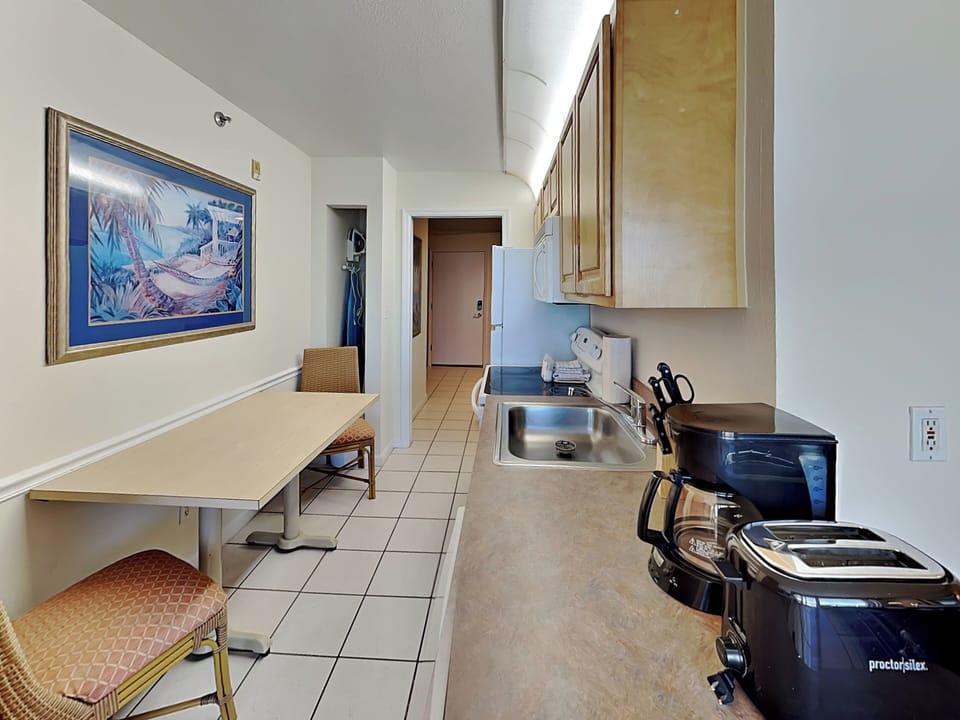 Dining Area - Seating for 2