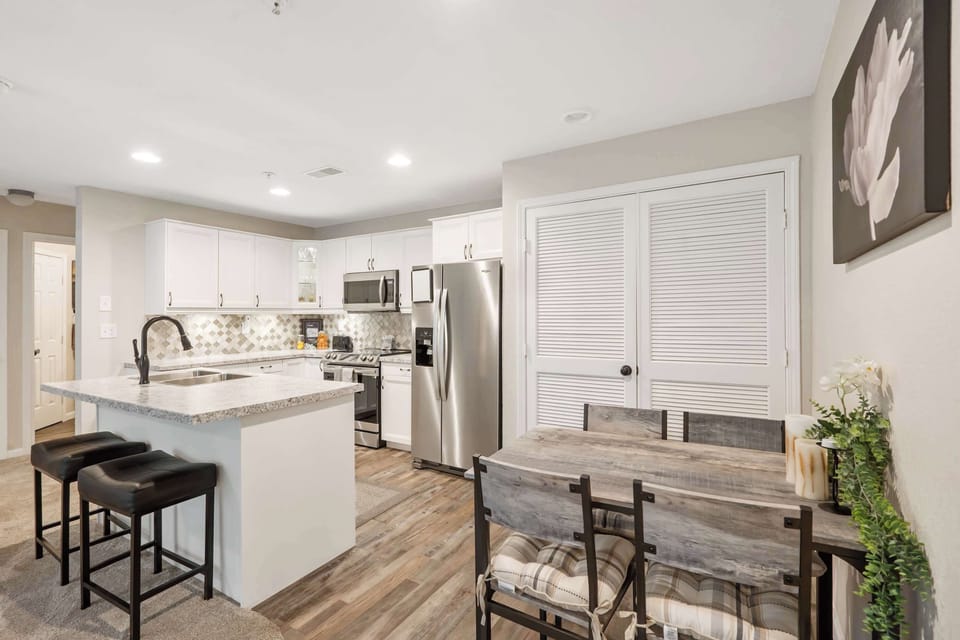 Condo, Multiple Beds, Balcony (Restful Retreat) | Private kitchen