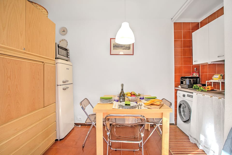 Family Apartment, Multiple Bedrooms (Appartamento Chez Mavi Cond Il Rio) | Private kitchenette | Fridge, oven, stovetop, coffee/tea maker