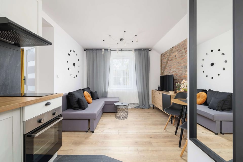 The open space connecting the kitchen and living room creates a sense of freedom and encourages shared moments.