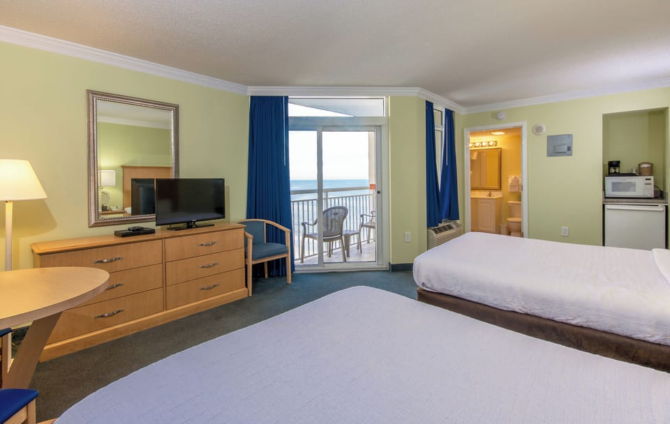 Unit with Queen Beds