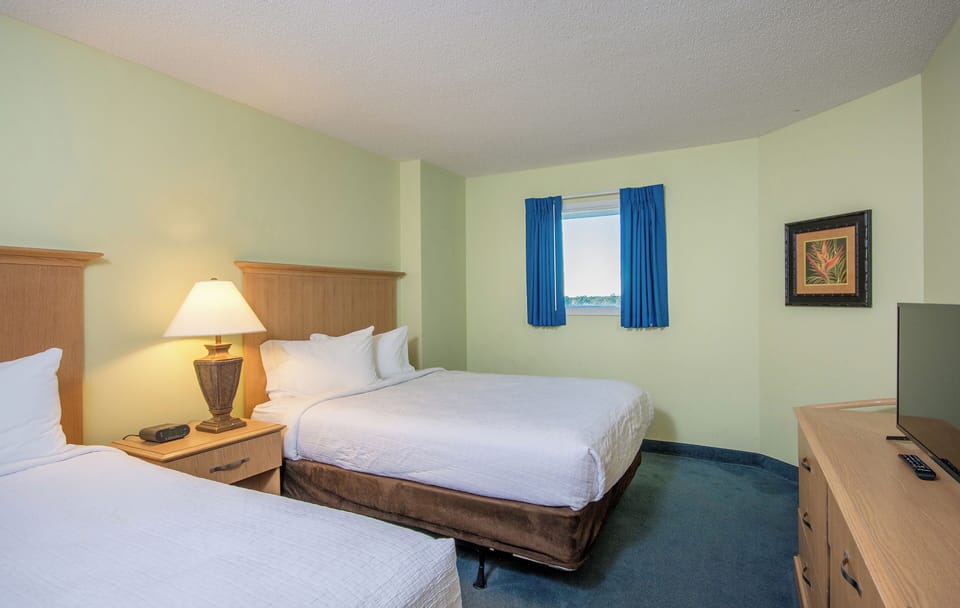 Unit with Queen Beds