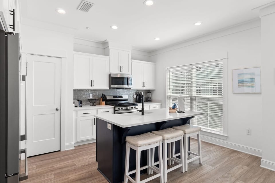 House, Multiple Beds (The Peach at the Beach at Summer Salt) | Private kitchen | Oven, toaster