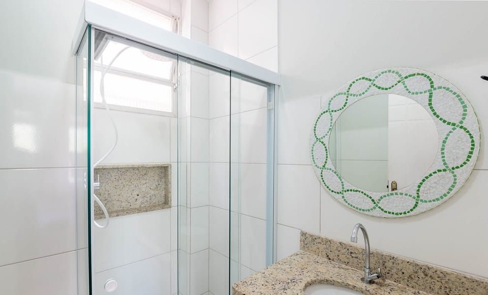 Basic Apartment | Bathroom | Shower