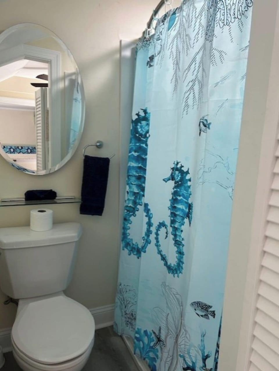Studio | Bathroom