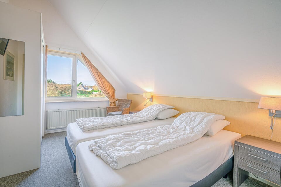 House | 2 bedrooms, individually furnished, bed sheets