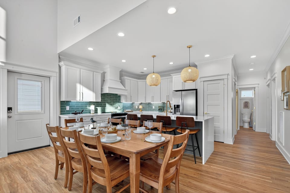 Dining/Kitchen