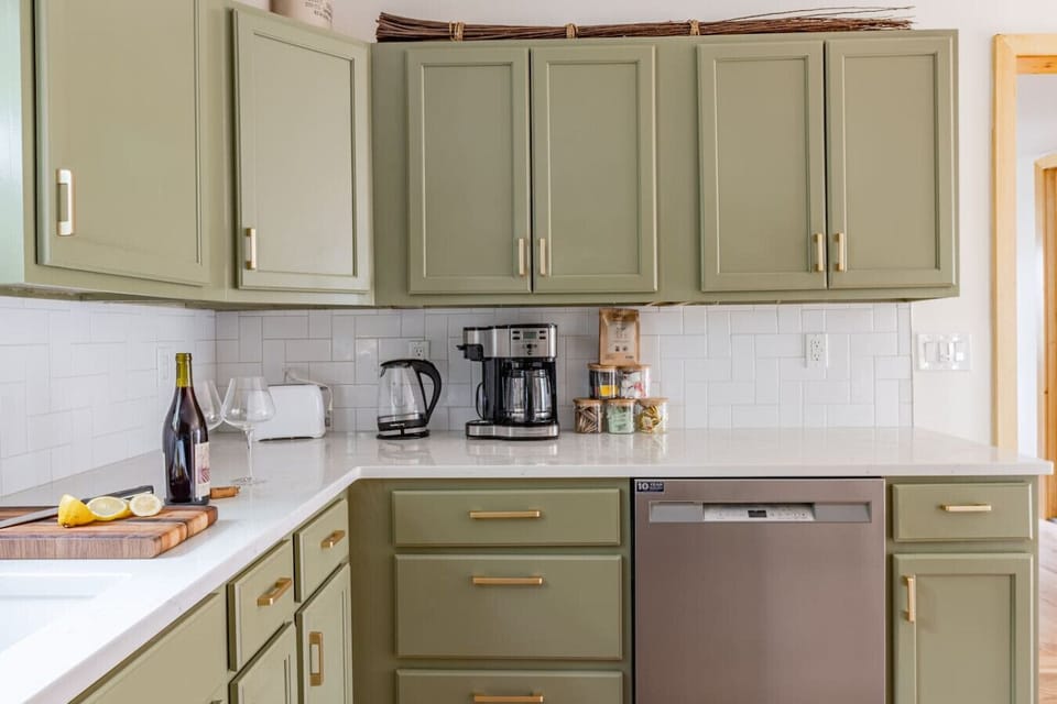 Enjoy meals with your loved ones and cooking them in our kitchen!