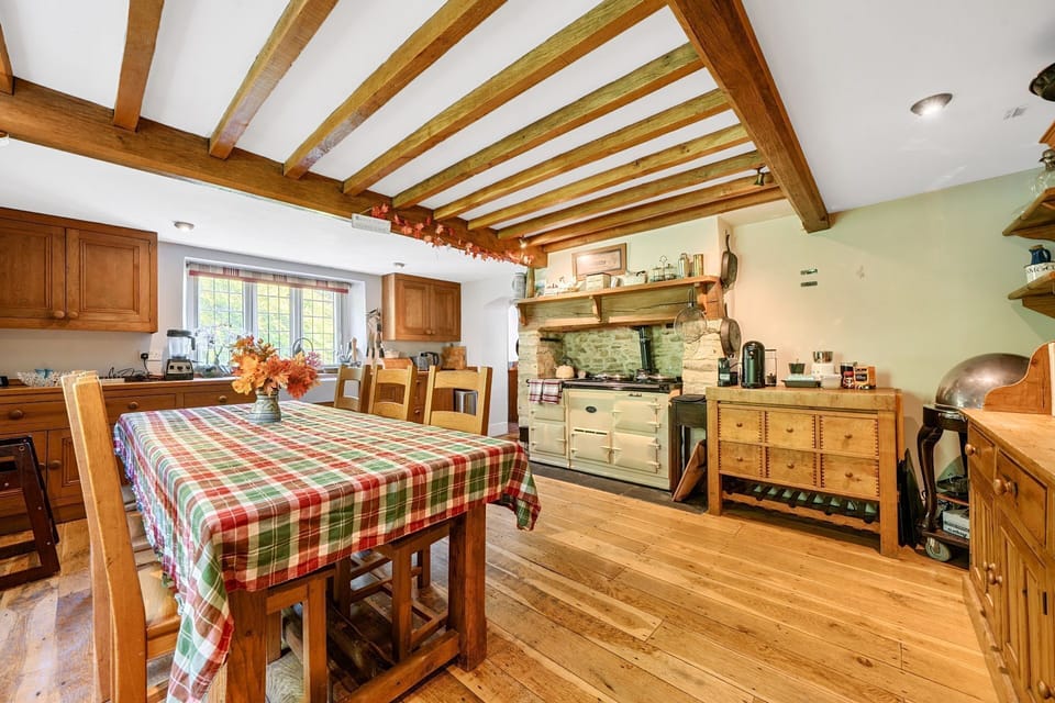 The dining kitchen at Preedy's Cottage, Cotswolds