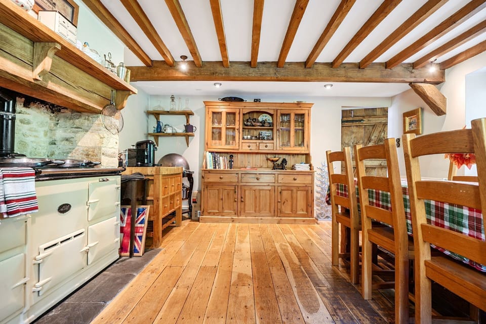 The dining kitchen at Preedy's Cottage, Cotswolds