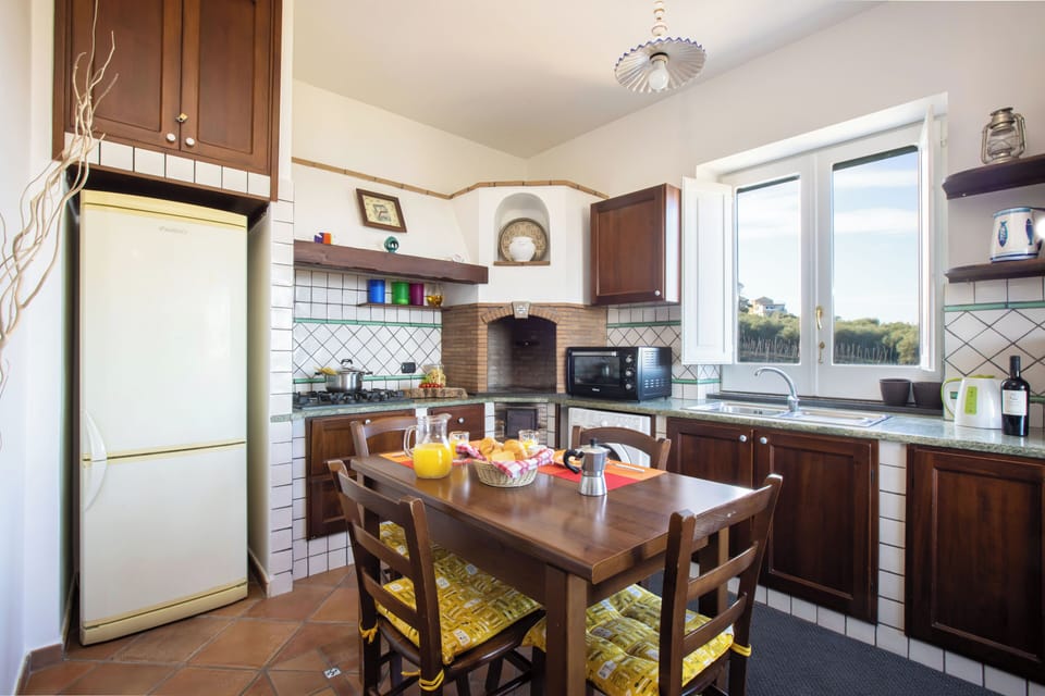 Deluxe Room | Private kitchen