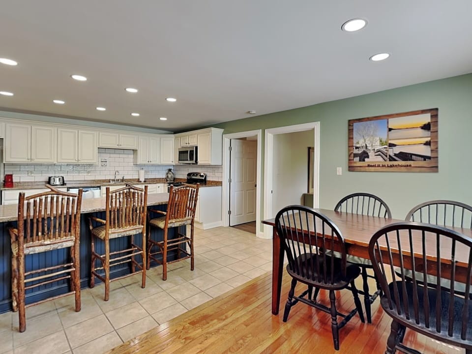 Studio (Multiple Bedrooms) | Property amenity