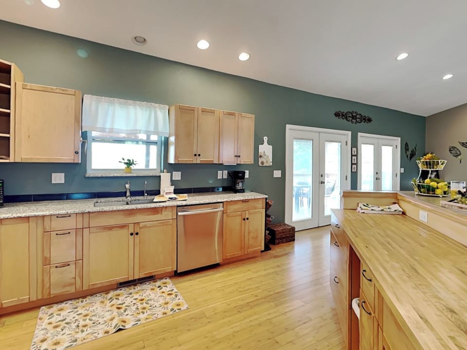 House (3 Bedrooms) | Property amenity