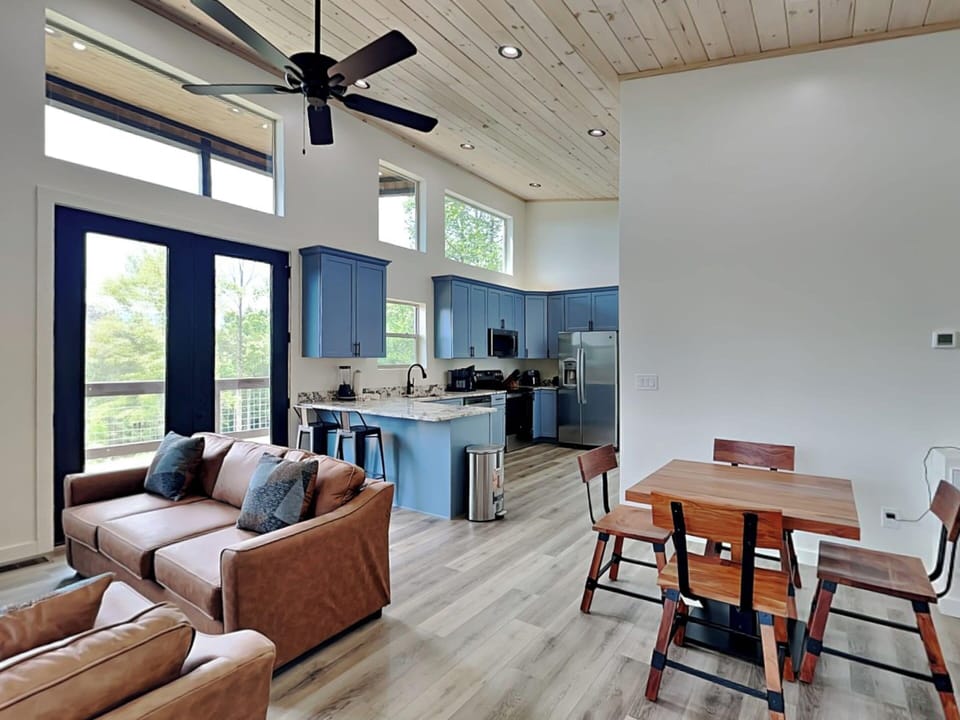 Studio (1 Bedroom) | Property amenity