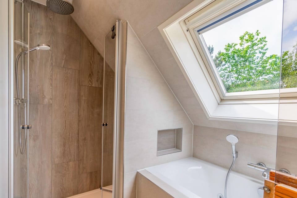 Charming Villa With Sauna and South-facing Garden House in De Koog
