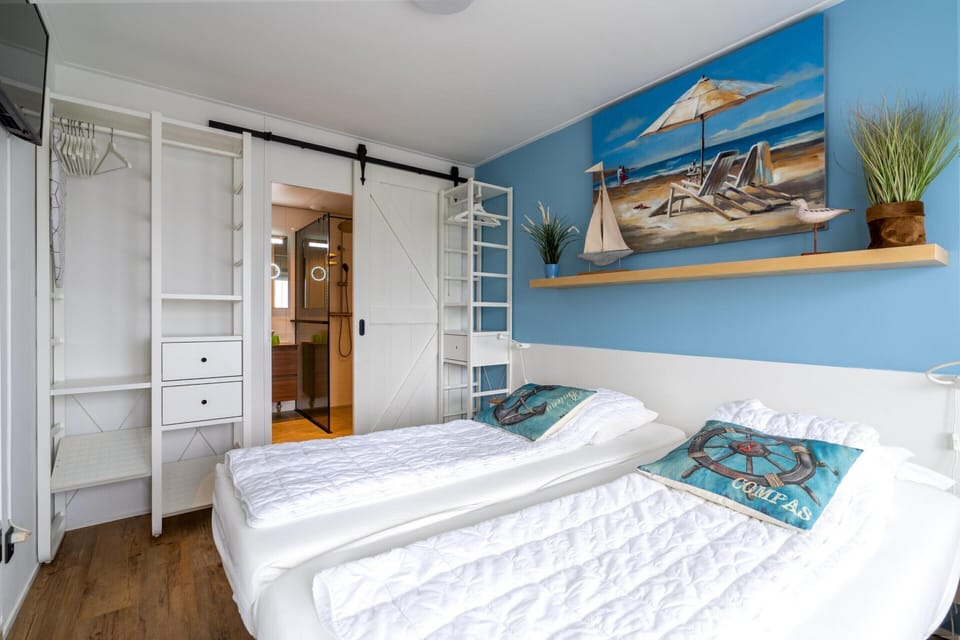 Apartment | 1 bedroom, individually furnished, bed sheets