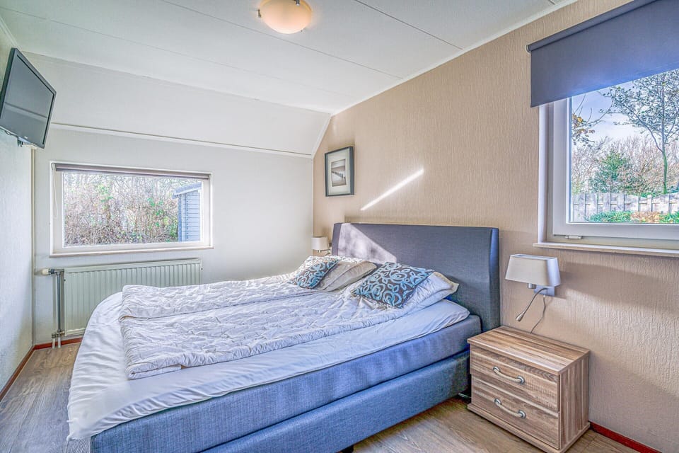 House | 3 bedrooms, individually furnished, bed sheets