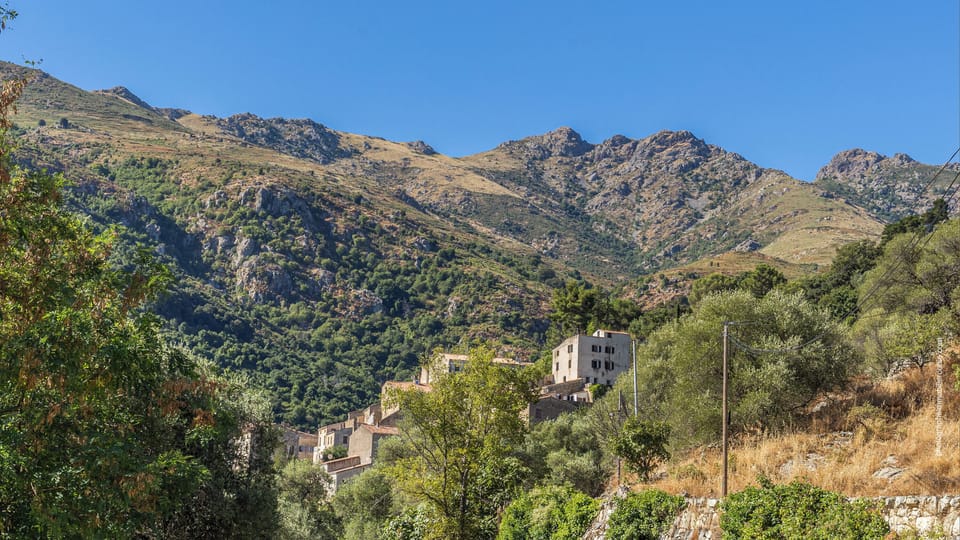 Mountain views and bucolic setting
