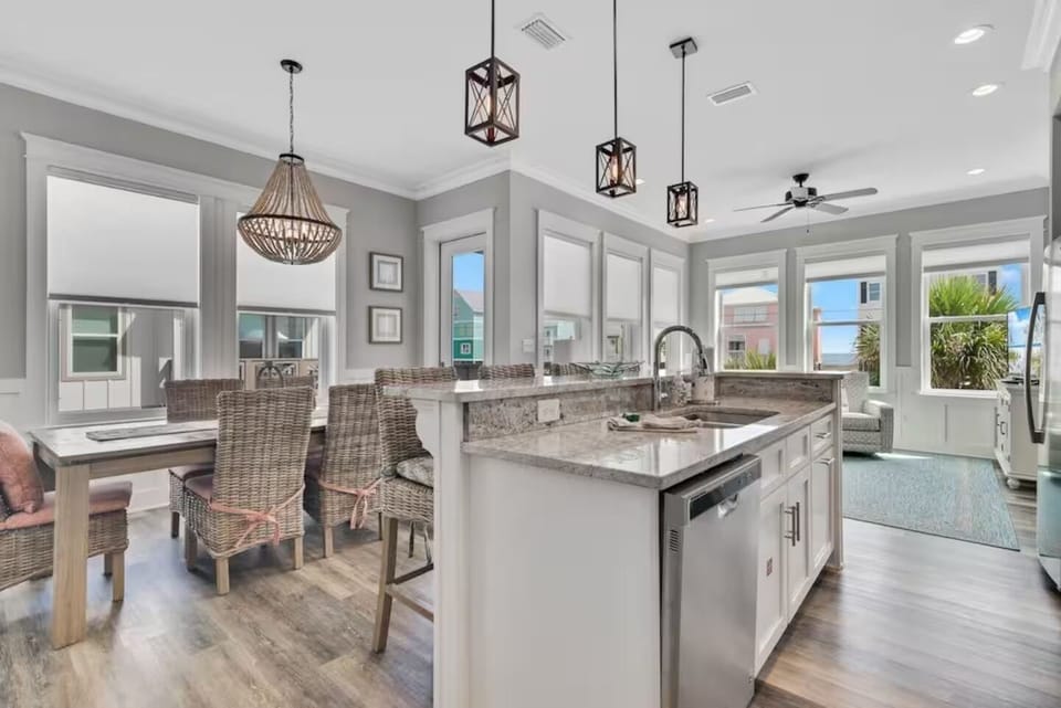 Kitchen and dining room seats 10 so the family can all eat together.