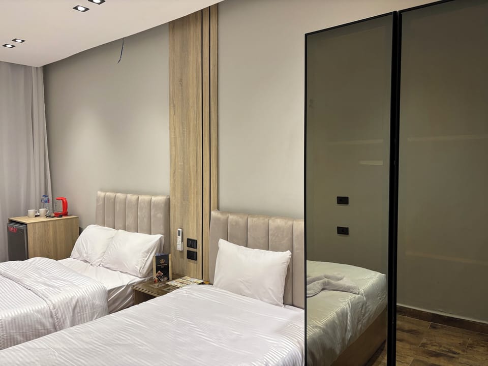 Luxury Double or Twin Room, Lanai, Desert View | Soundproofing, free WiFi