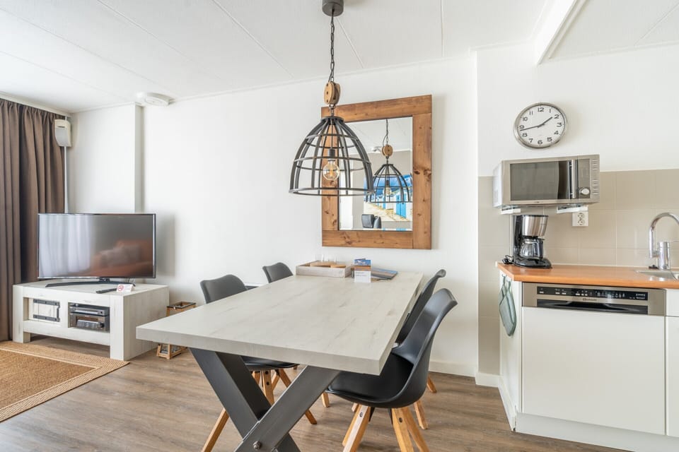 Apartment | Dining
