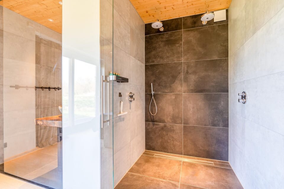 Modern 6-person Villa With Private Hot Tub - Near Beach & Nature Villa in De Koog