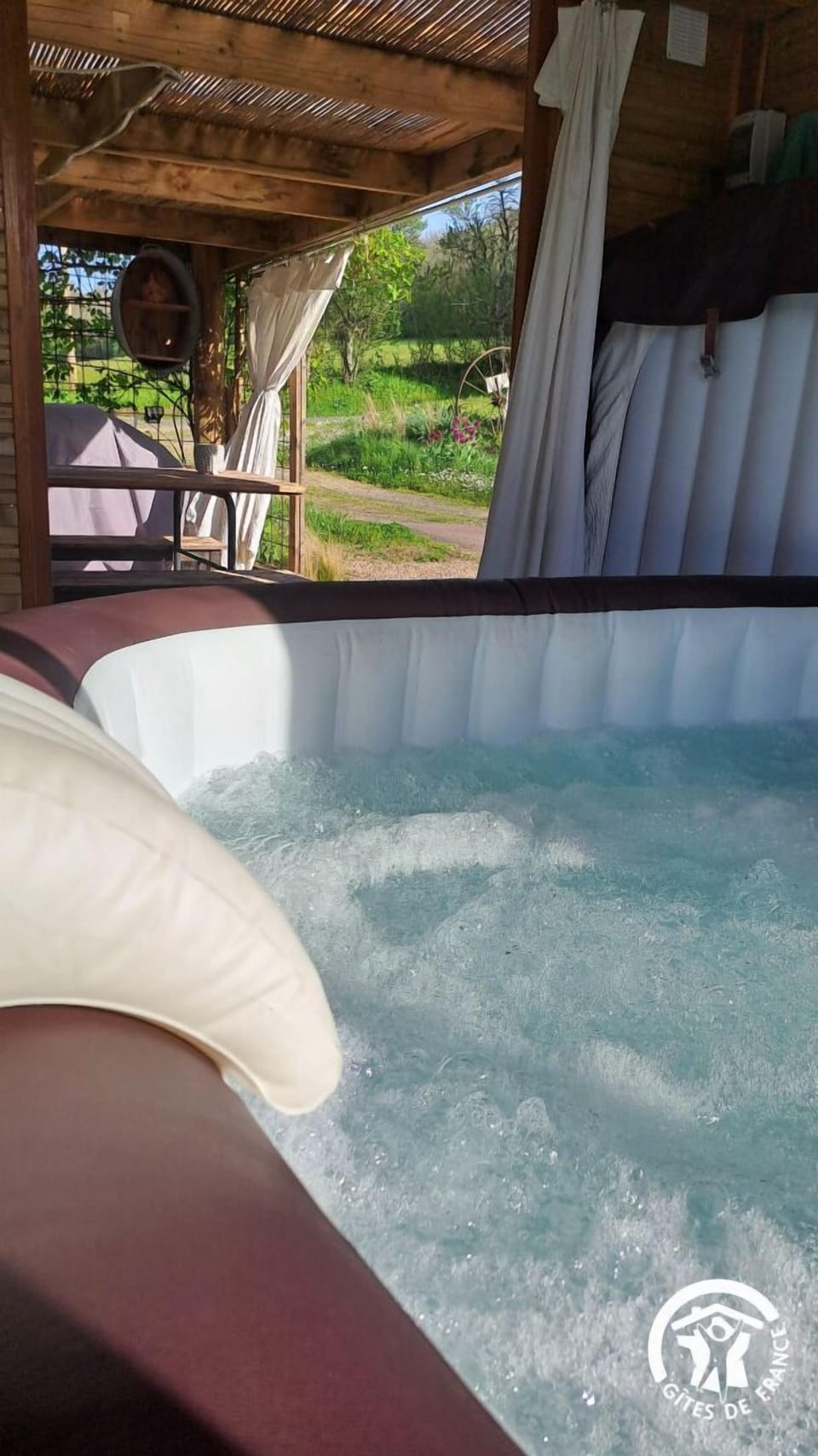 Outdoor spa tub