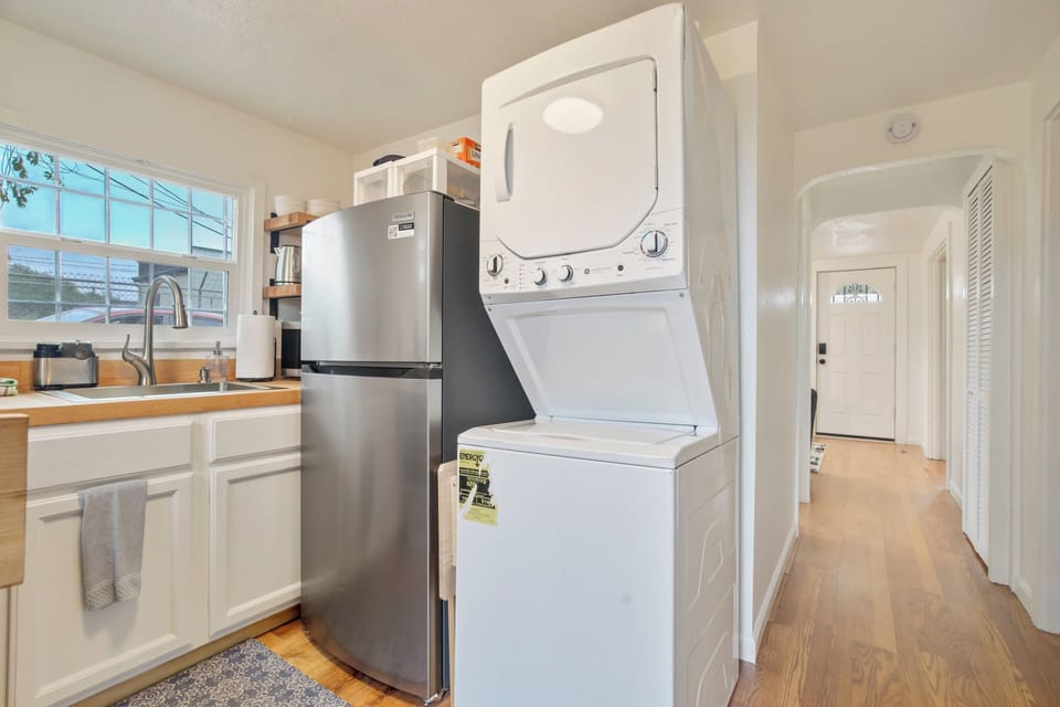 Basic Cottage | Laundry