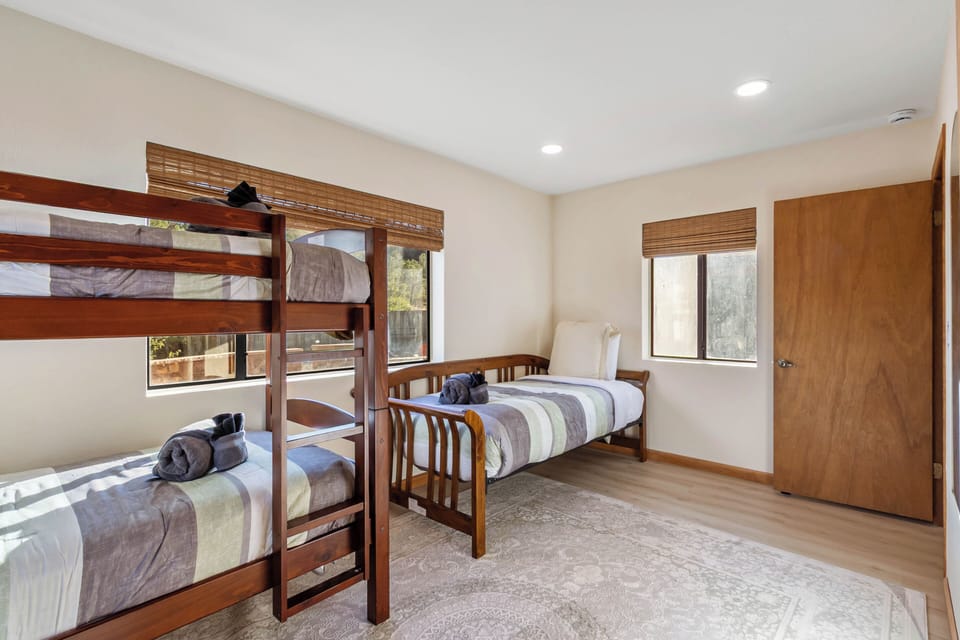 Bedroom 2 twin over twin bunk bed, twin bed and private bath
