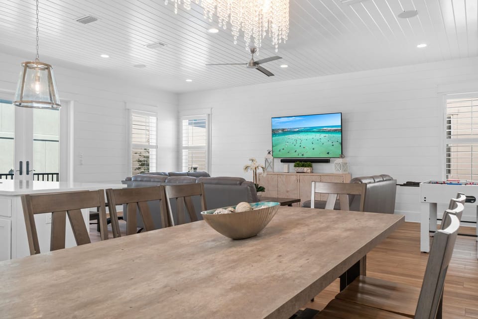 Second Floor Dining Room - Seating for 8