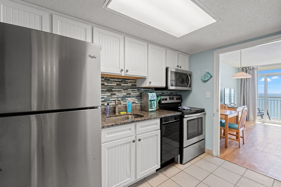 Fully loaded kitchen