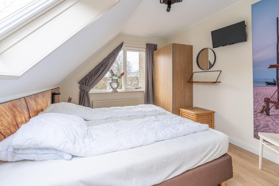 House | 3 bedrooms, individually furnished, bed sheets