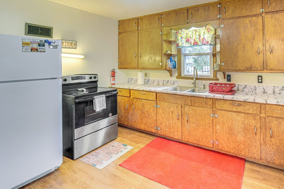 Kitchen | Main Level | Drip Coffee Maker | Toaster | Cooking Basics