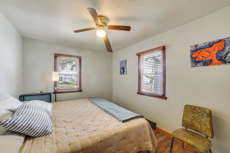 Bedroom 1 | Main Level | Queen Bed | Linens Provided
