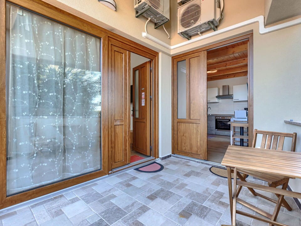 Flooring, Floor, Wood, Interior Design, Ceiling, Door, Hardwood, Wood Stain, Room, Wood Flooring