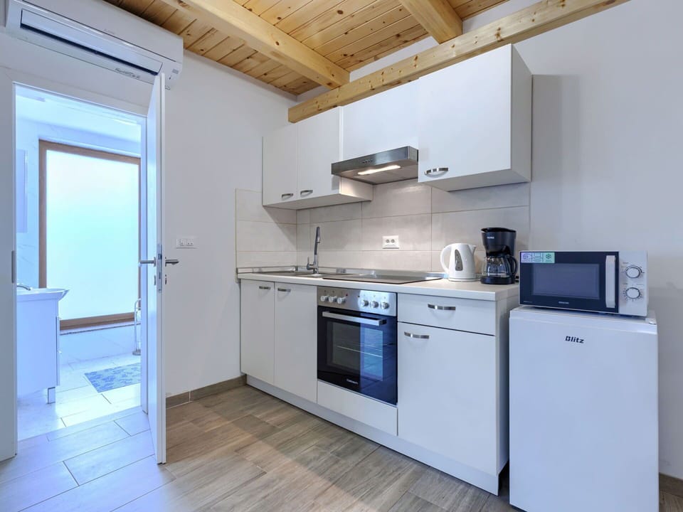 Flooring, Wood, Floor, Interior Design, Major Appliance, Ceiling, Room, Kitchen, Sink, Wood Flooring