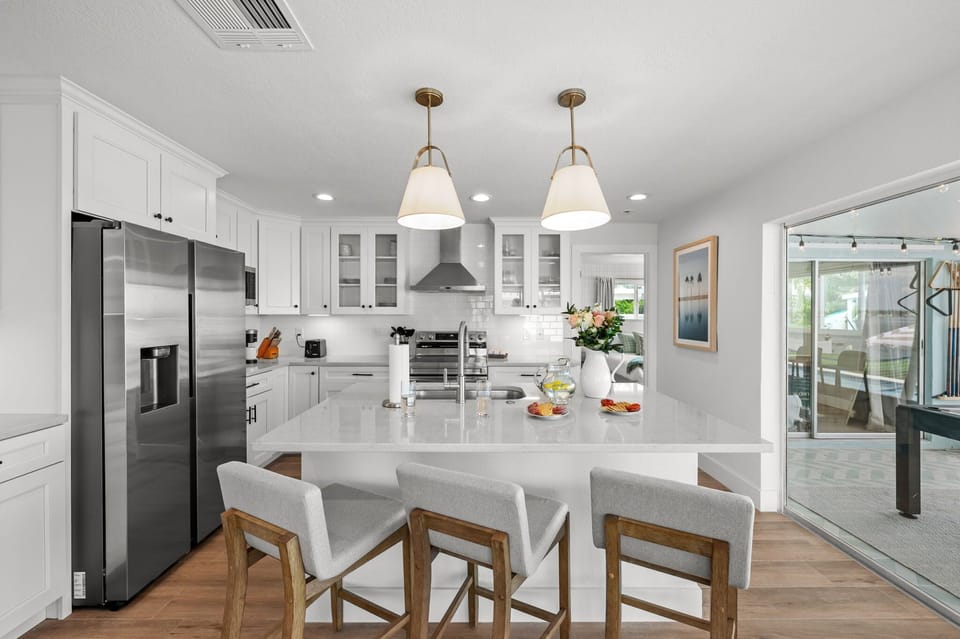 Because even vacations deserve home-cooked comfort. From big family dinners to quick snack runs, this kitchen is the heartbeat of your getaway.