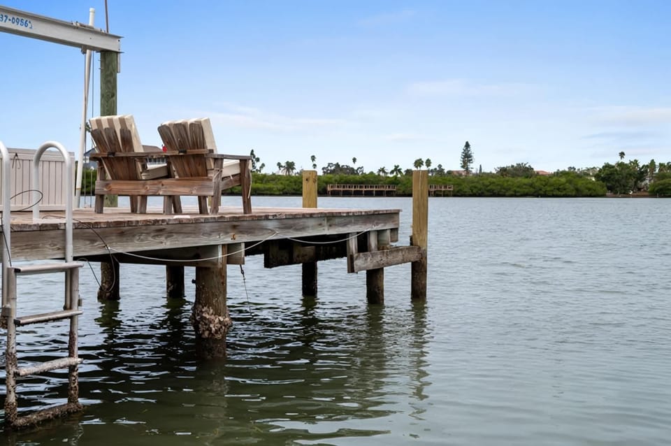 Step out, take a deep breath, and let the dock do the rest. It’s perfect for lazy lounging, quiet reflection, or that all-important vacation selfie. Sunrise, sunset, or anytime in between — this spot always steals the show.